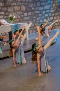 Tanzende Ballettkinder beim Sommerfest 7
