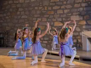Ballettkinder bei einer Aufführung